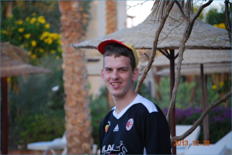 sharm 12 215